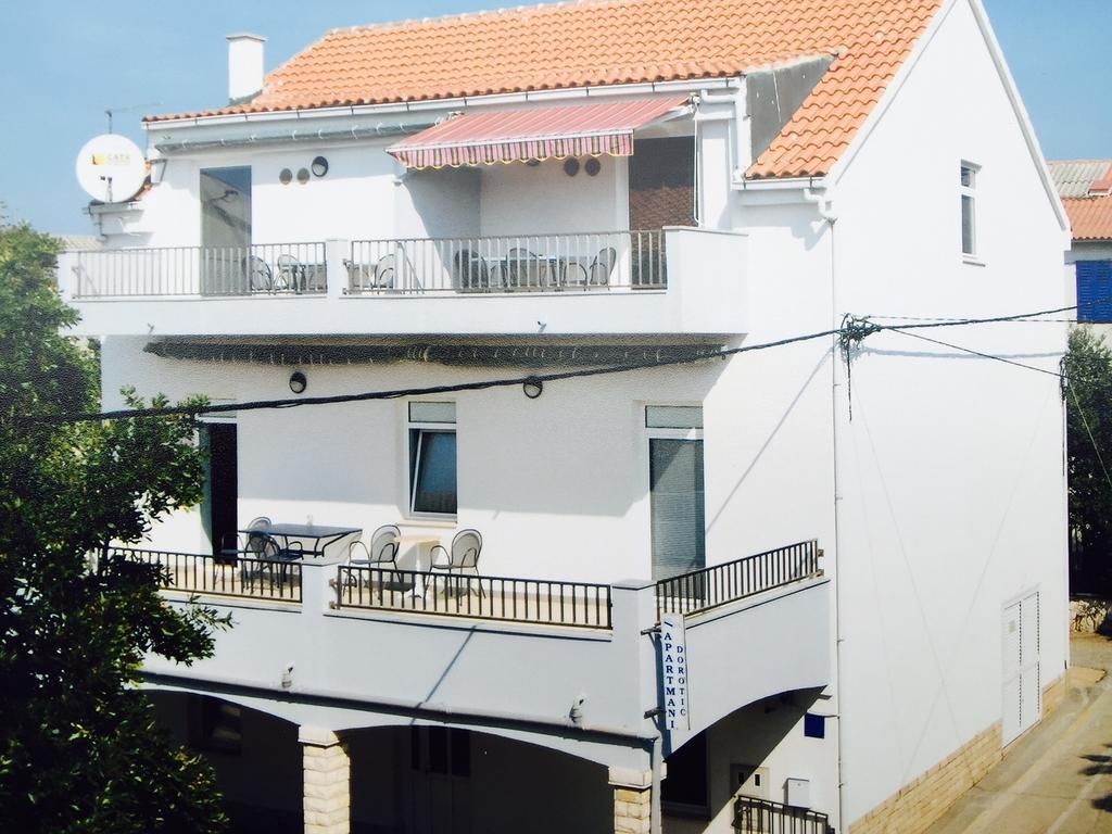 Blue Water Novalja Apartments Екстериор снимка